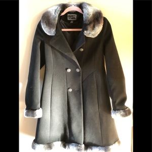 Wool dress coat faux fur. Size 16 girls